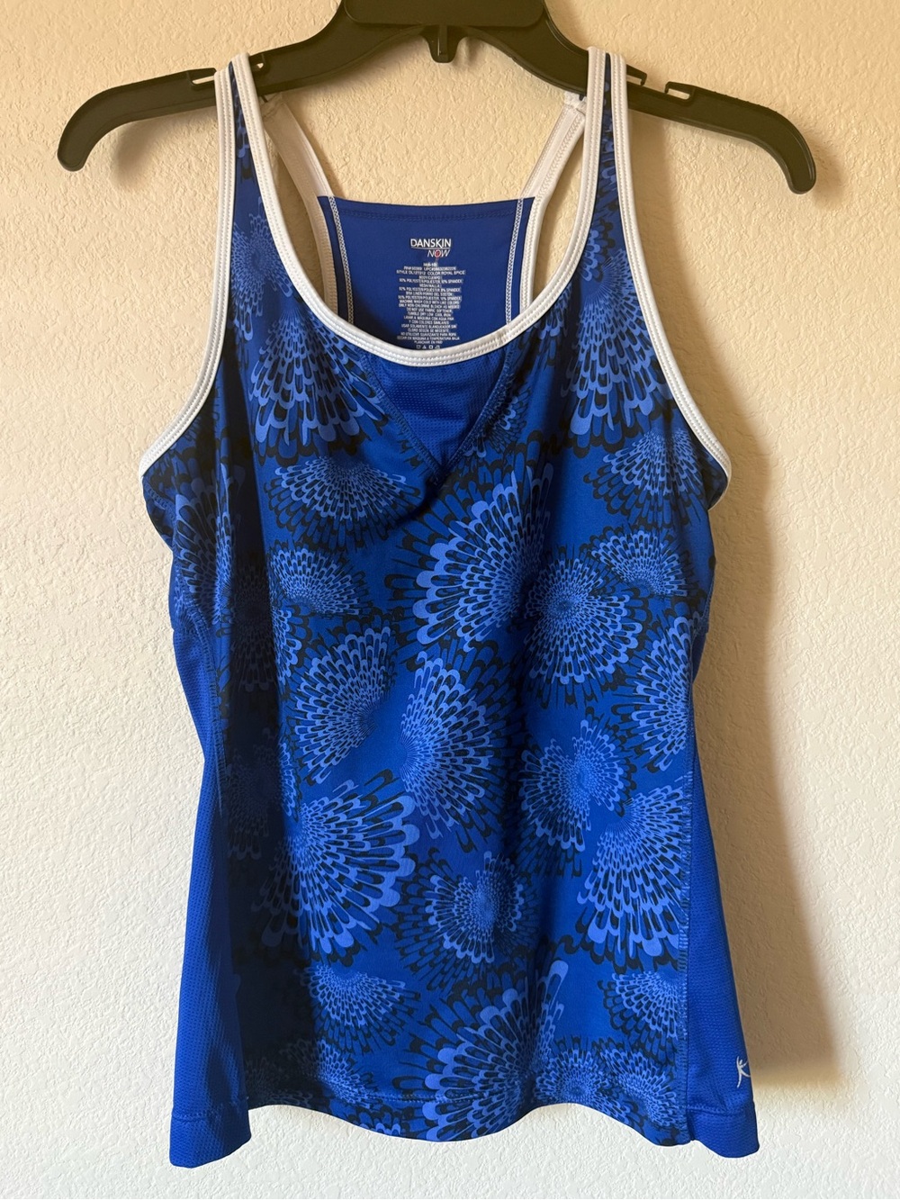 Danskin Now Dri-More Tech Tank Womens M Blue Floral Racerback Built-In Bra